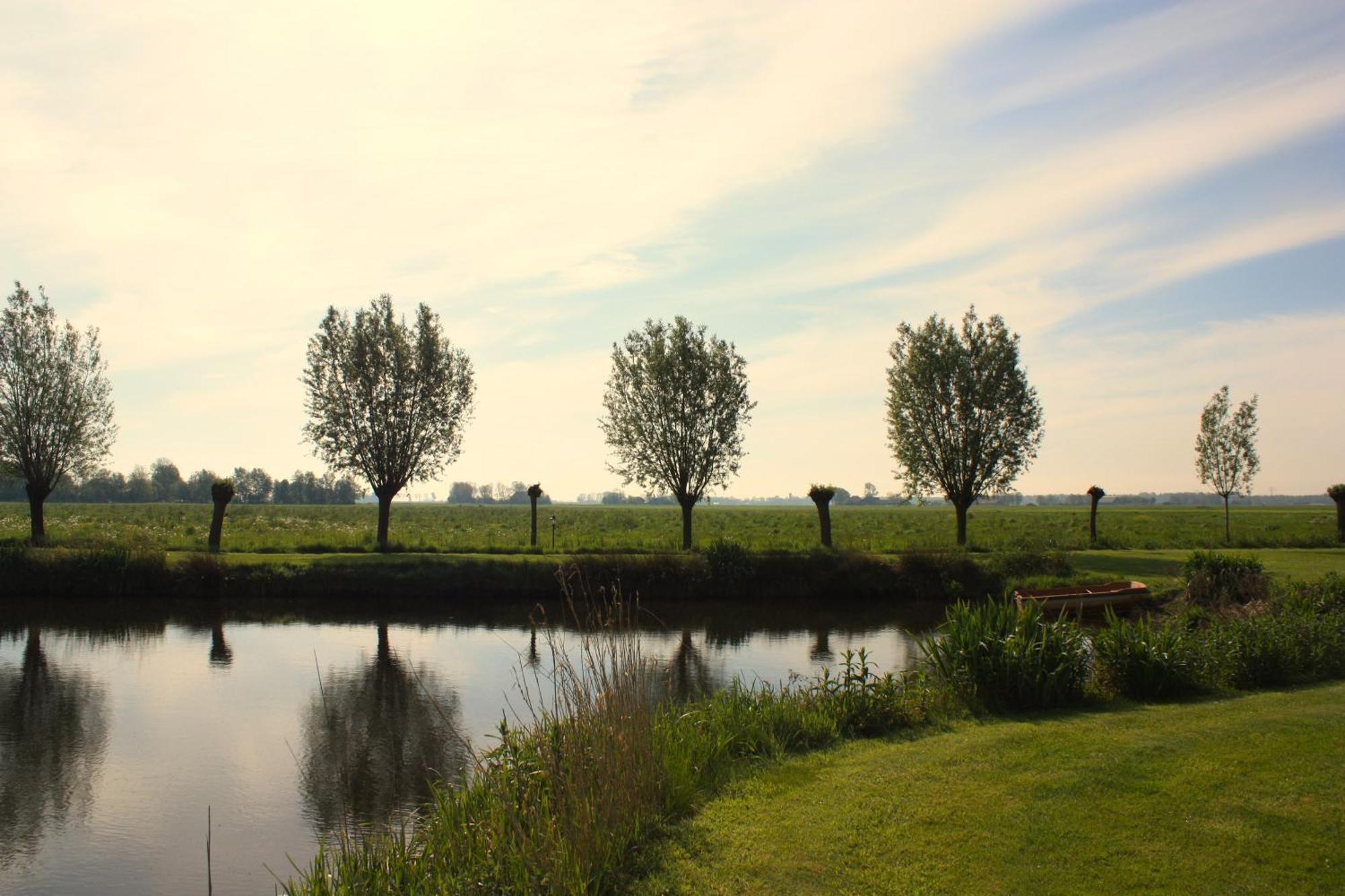 Caravan Met Wijds Uitzicht *